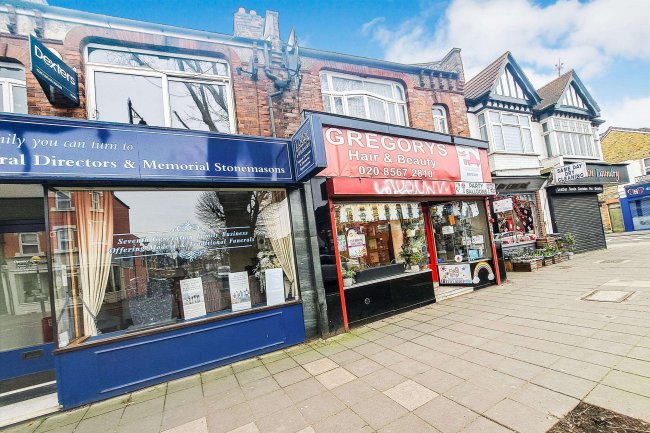 70 Northfield Avenue, Ealing, London W13 6RR 10