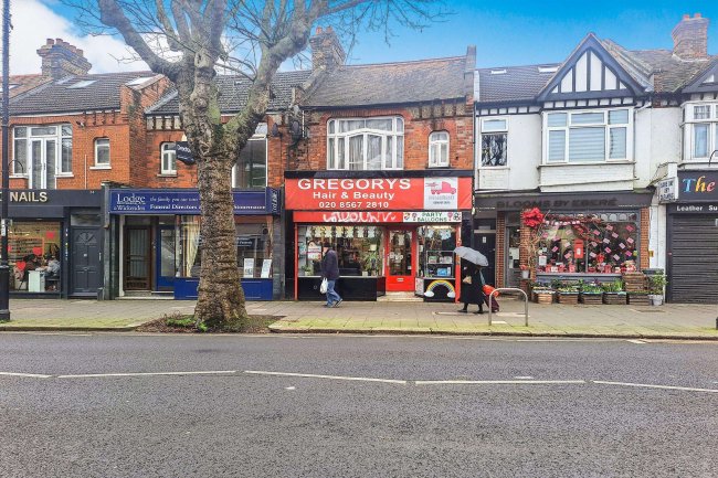 70 Northfield Avenue, Ealing, London W13 6RR 10