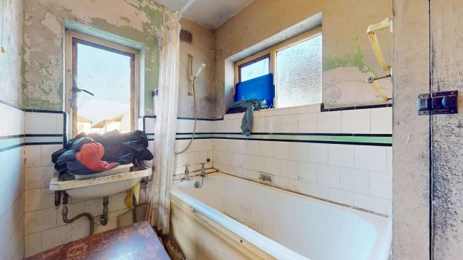 25 Beechmont Gardens, Southend-on-Sea, SS2 6RP 6