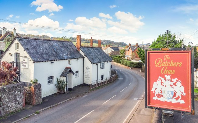 Butchers Arms, Carhampton, Minehead, Somerset, TA24 6LP 3