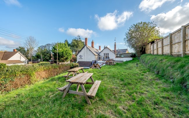 Butchers Arms, Carhampton, Minehead, Somerset, TA24 6LP 3