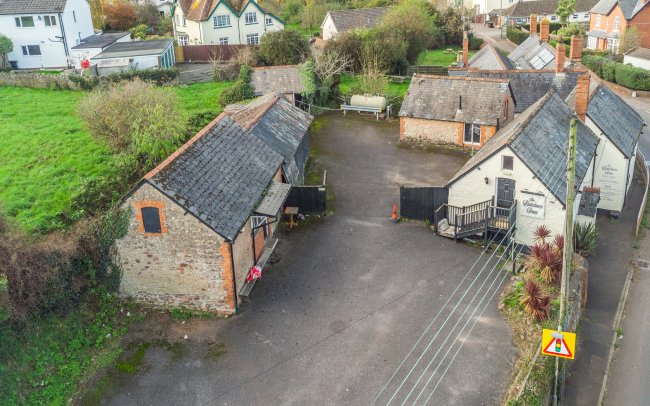 Butchers Arms, Carhampton, Minehead, Somerset, TA24 6LP 3