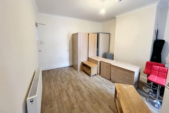 44 Campbell Road, Maidstone, Kent, ME15 6QA 5