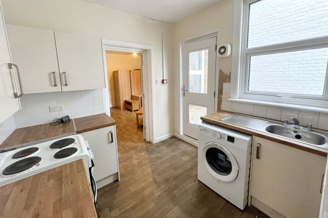 44 Campbell Road, Maidstone, Kent, ME15 6QA 5