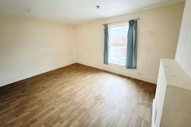 44 Campbell Road, Maidstone, Kent, ME15 6QA 5
