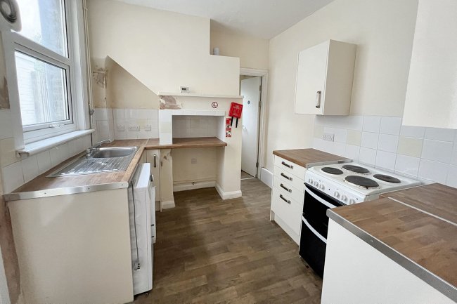 44 Campbell Road, Maidstone, Kent, ME15 6QA 5