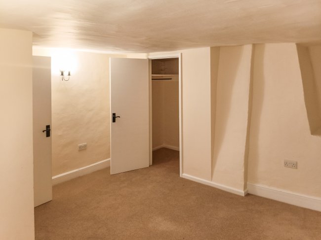 9 Wilsford, Devizes, Pewsey, SN9 6HB 6