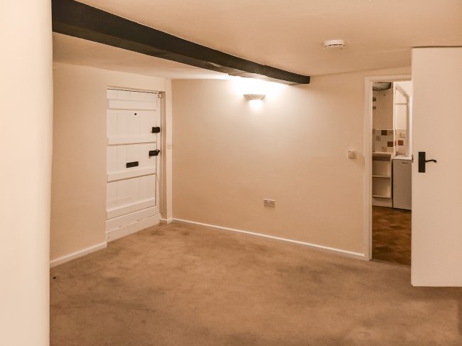 9 Wilsford, Devizes, Pewsey, SN9 6HB 6