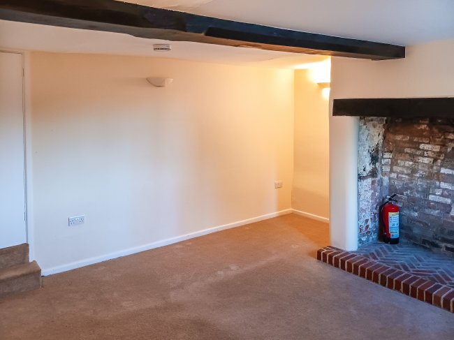 9 Wilsford, Devizes, Pewsey, SN9 6HB 6