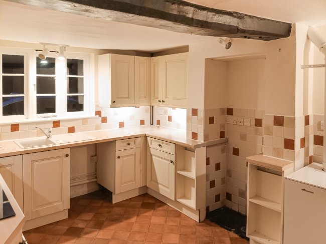 9 Wilsford, Devizes, Pewsey, SN9 6HB 6