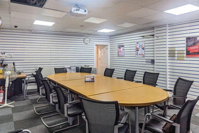 51/53 West Way, Caterham CR3 5TQ 3