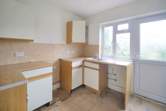 61 Glenmore Road, Welling, DA16 3BW 3