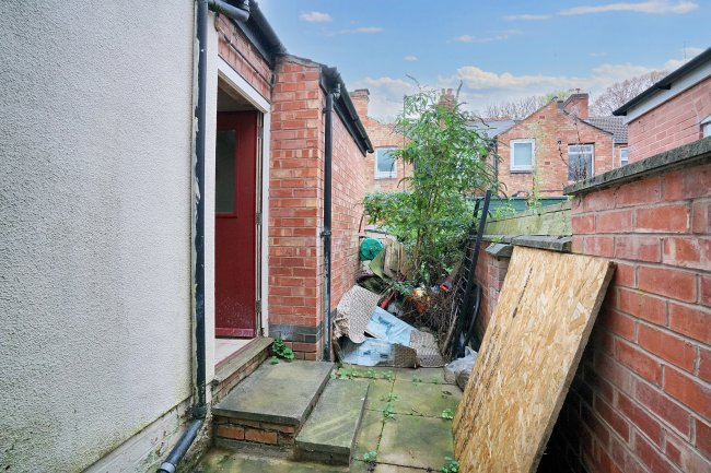 24 Lothair Road, Leicester LE2 7QB 7