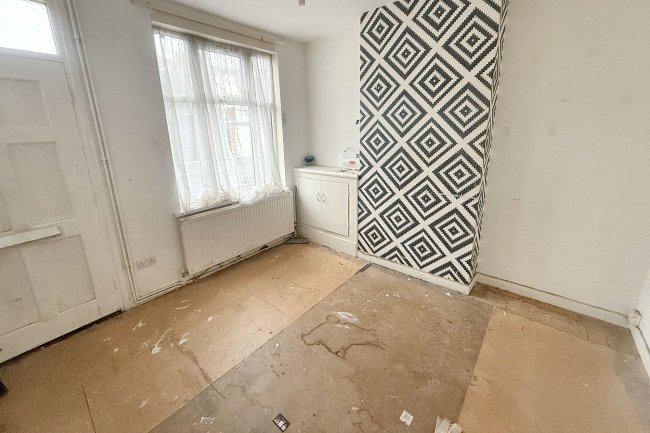 30 Livingstone Street, Leicester, LE3 0QY 8