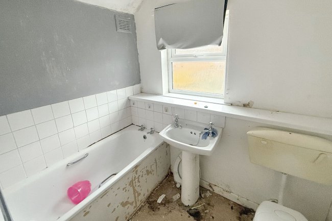 30 Livingstone Street, Leicester, LE3 0QY 8