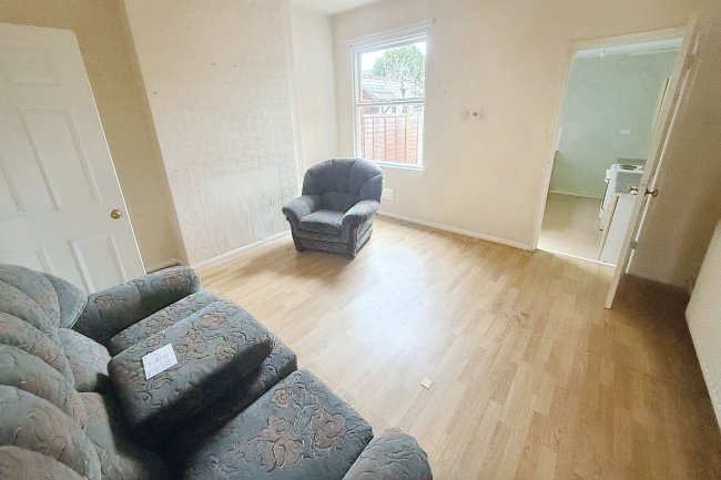 32 Ivanhoe Street, Leicester, LE3 9GW 2