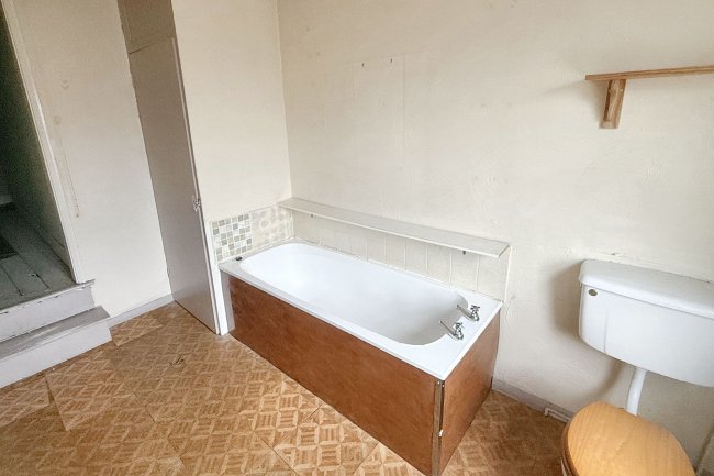 32 Ivanhoe Street, Leicester, LE3 9GW 2