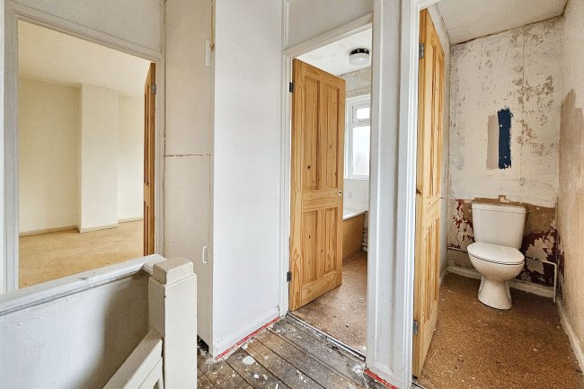 6 Grange Walk, Middleton, Manchester, M24 5GU 3