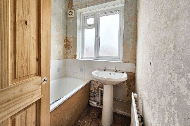 6 Grange Walk, Middleton, Manchester, M24 5GU 3
