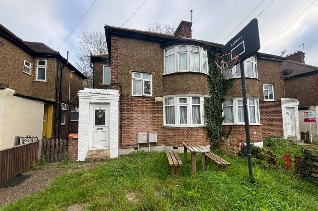 12 River Gardens, Feltham, TW14 0RE 1