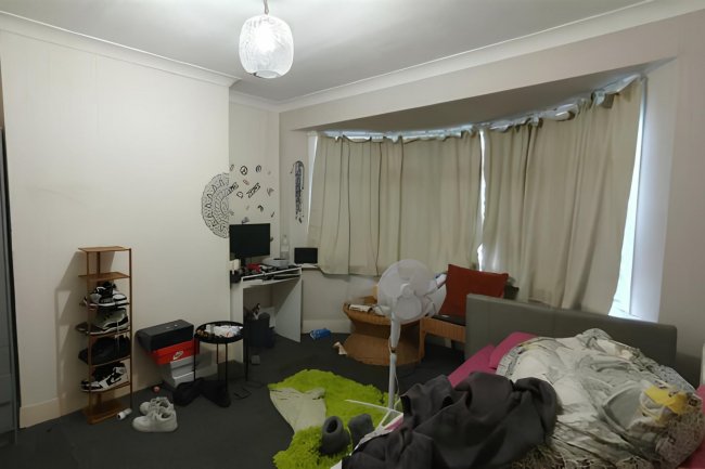 12 River Gardens, Feltham, TW14 0RE 1