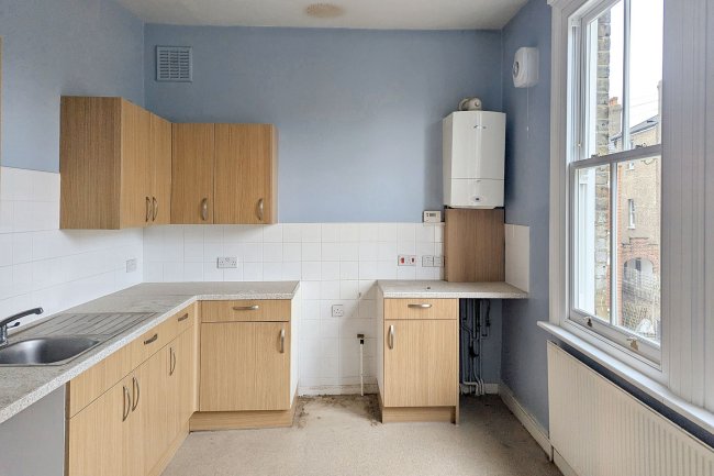 46b Hendricks Avenue, Balham, SW12 8TL 4