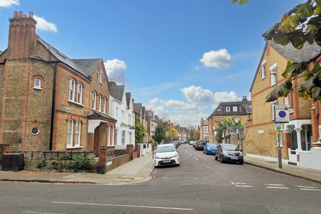 46b Hendricks Avenue, Balham, SW12 8TL 4