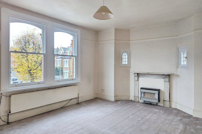 46b Hendricks Avenue, Balham, SW12 8TL 4