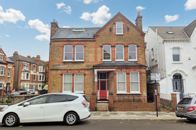 46c Hendricks Avenue, Balham, SW12 8TL 5