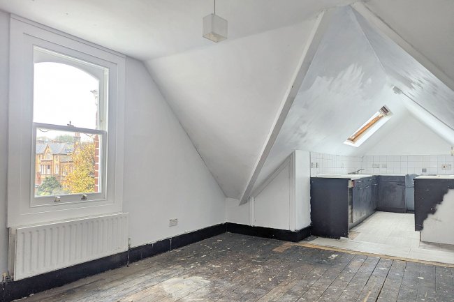 46c Hendricks Avenue, Balham, SW12 8TL 5