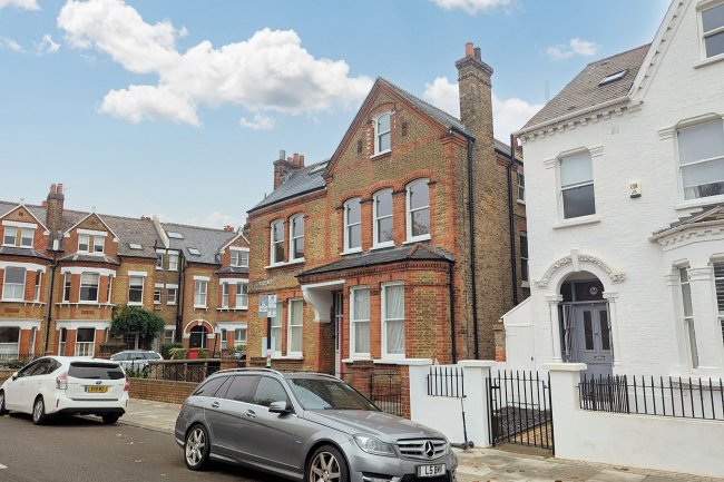 46c Hendricks Avenue, Balham, SW12 8TL 5
