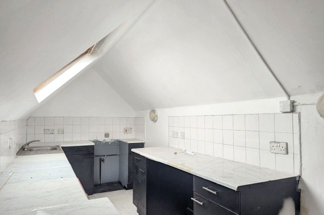 46c Hendricks Avenue, Balham, SW12 8TL 5