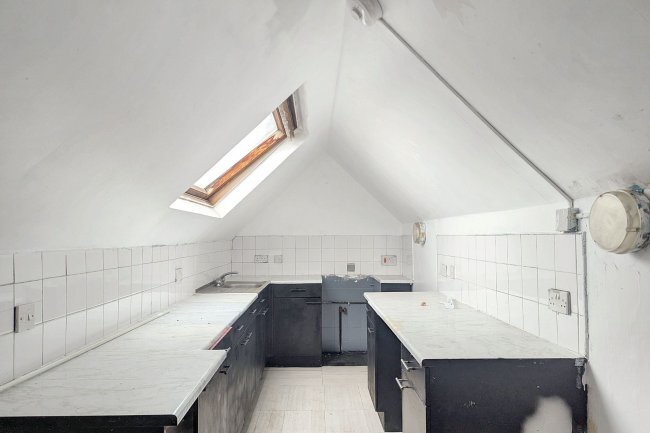 46c Hendricks Avenue, Balham, SW12 8TL 5