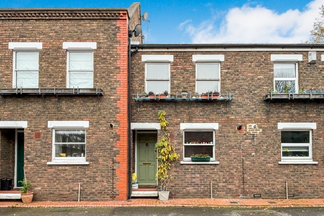 17 Chestnut Close, Norwood, London SW16 2SH 4