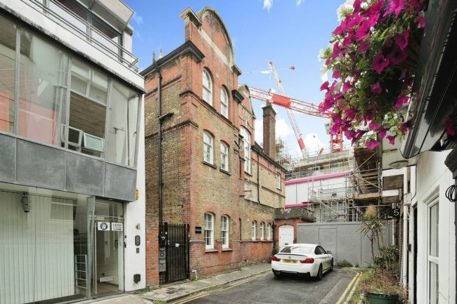 Flat 4 Gloucester Building, Trafalgar Court, Brighton BN1 4FB 8