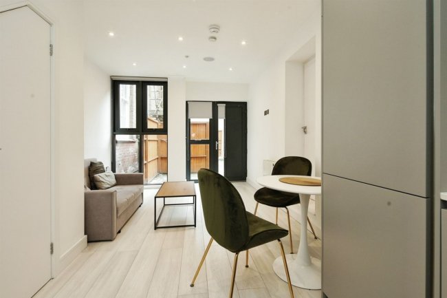 Flat 4 Gloucester Building, Trafalgar Court, Brighton BN1 4FB 8