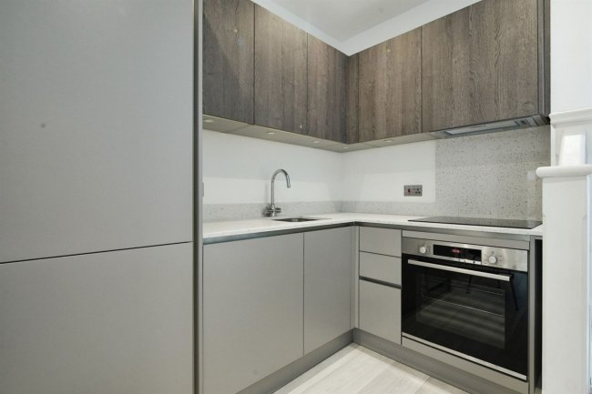 Flat 4 Gloucester Building, Trafalgar Court, Brighton BN1 4FB 8