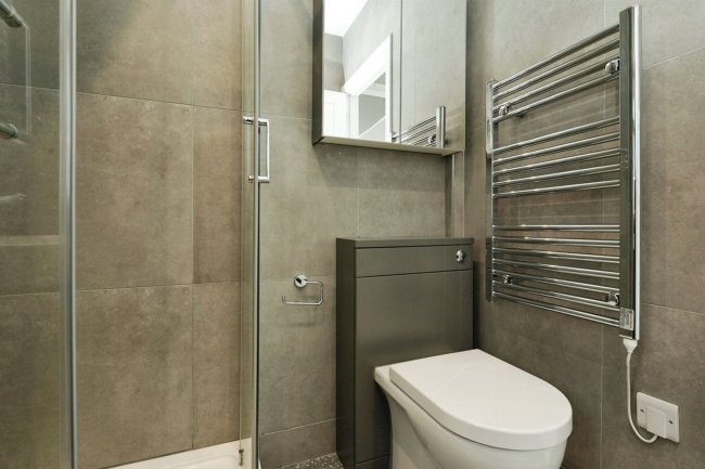 Flat 4 Gloucester Building, Trafalgar Court, Brighton BN1 4FB 8