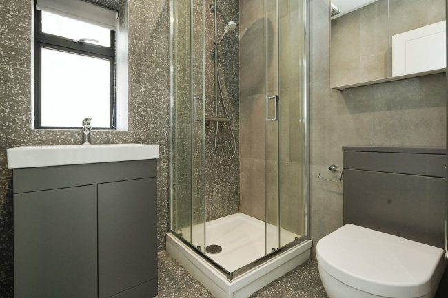 Flat 4 Gloucester Building, Trafalgar Court, Brighton BN1 4FB 8