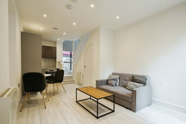 Flat 4 Gloucester Building, Trafalgar Court, Brighton BN1 4FB 8