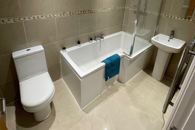 Flat 1, 64-66 Lavender Hill, London SW11 5RQ 10