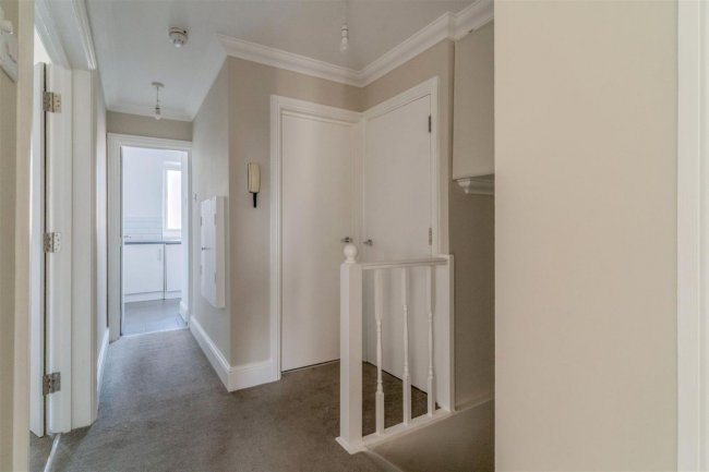 Flat 9, 44-46 First Avenue, Hove, BN3 2FF 2