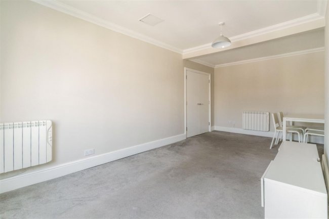 Flat 9, 44-46 First Avenue, Hove, BN3 2FF 2