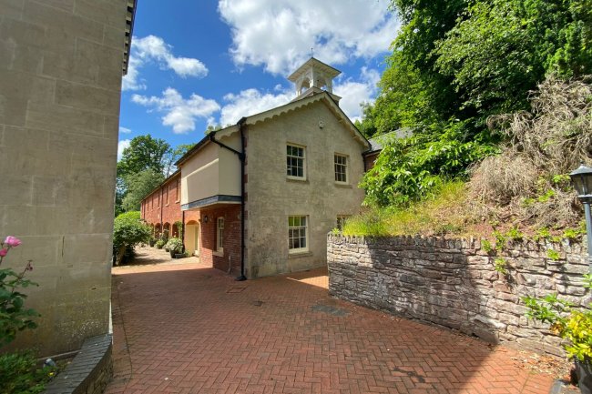4 The Coach House, Penoyre, Brecon, LD3 9LP 4