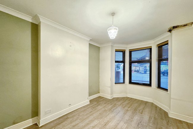 160 Lincoln Road, Peterborough, Cambridgeshire PE1 2NR 8