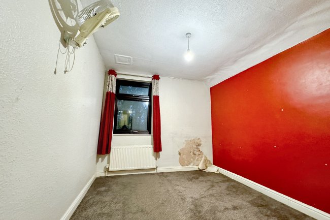 160 Lincoln Road, Peterborough, Cambridgeshire PE1 2NR 8