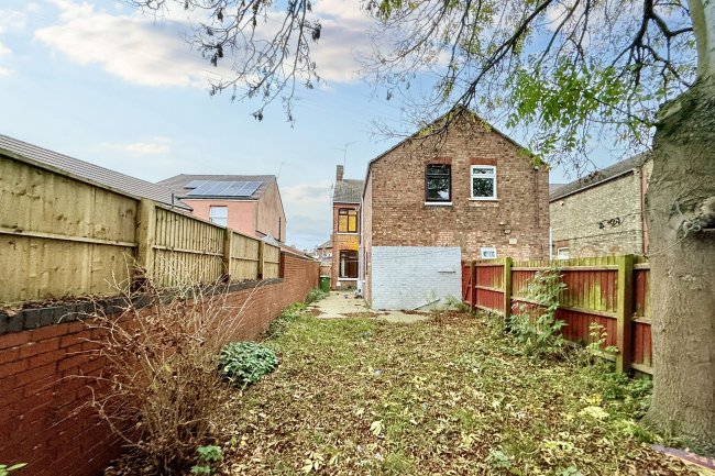 160 Lincoln Road, Peterborough, Cambridgeshire PE1 2NR 8