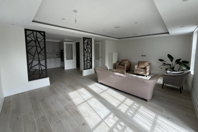 Flat 5 Newlands Heights, 12 Watford Road, Radlett, Hertfordshire, WD7 8LD 7