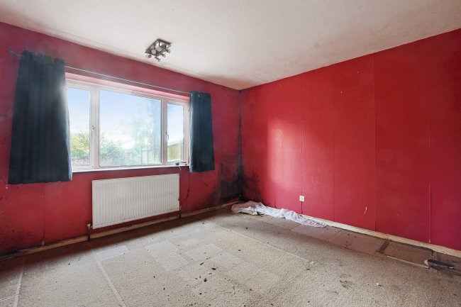 1 Stuart Court, High Street, Elstree, Borehamwood, WD6 3DU 6