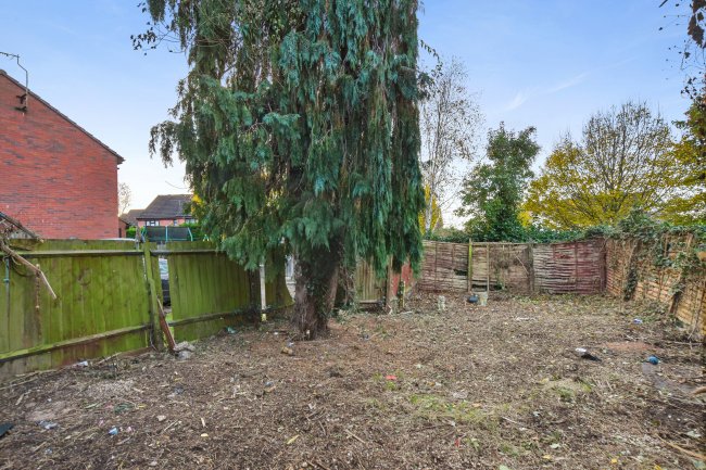 1 Stuart Court, High Street, Elstree, Borehamwood, WD6 3DU 6